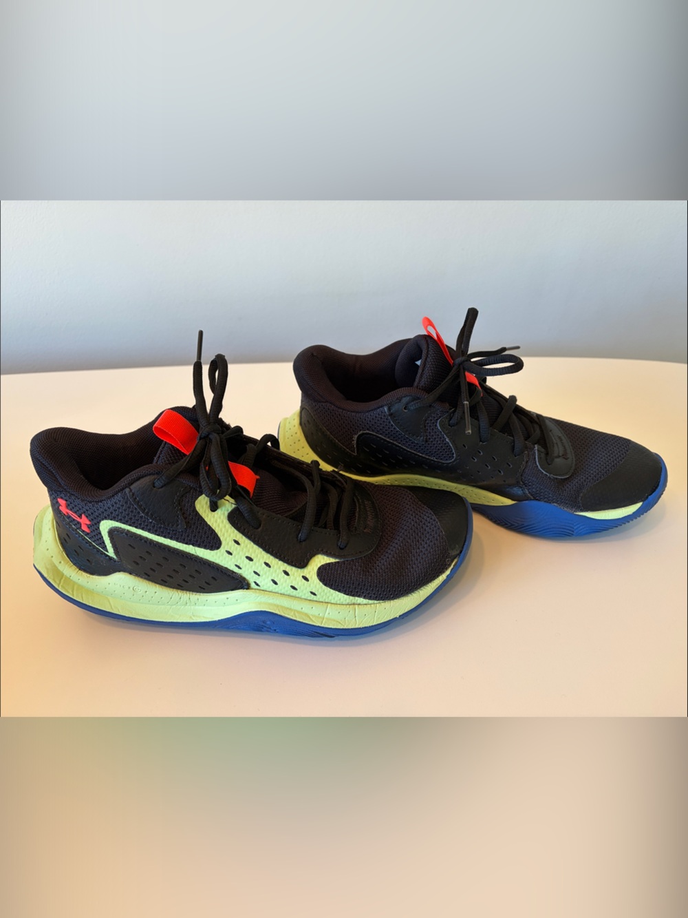 Under Armour Boys Basketball Sneakers, Size 7Y